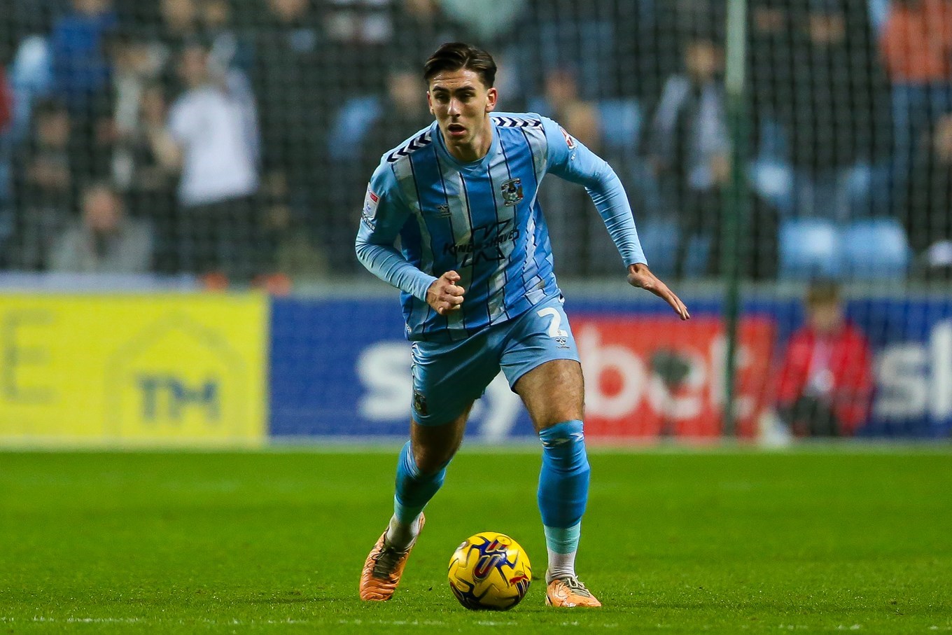 INTERVIEW: Luis Binks on his return to the side, performances and the FA  Cup - News - Coventry City